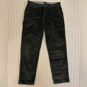 J. Crew dark green men’s corduroy pleated pants